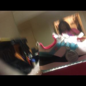 Women’s puma Soft foam sneakers